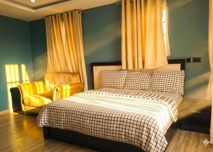 Edo Global Hotel & Suites