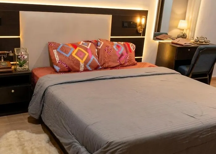 Edo Global Hotel & Suites
